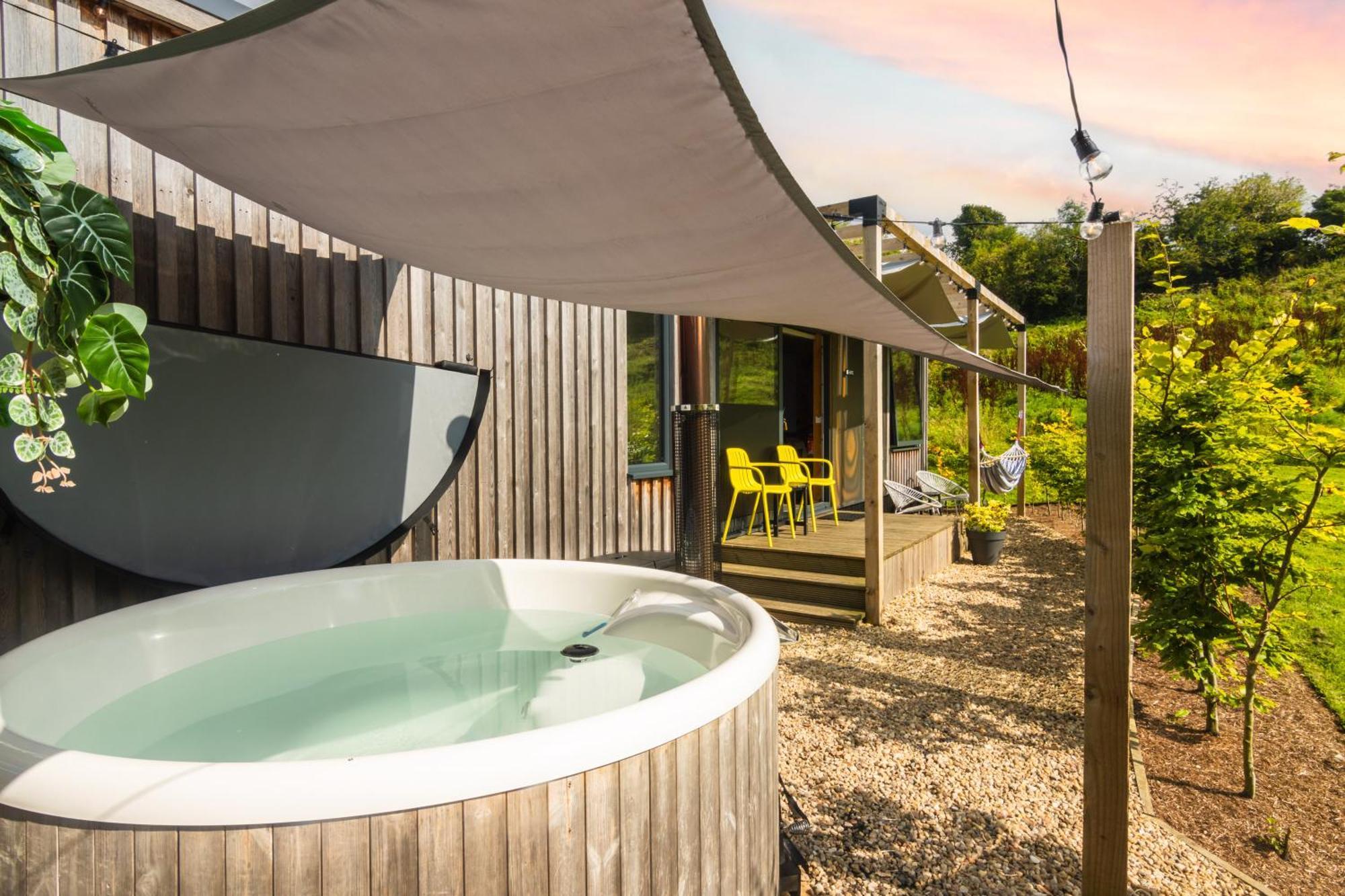 The Hive - Unique Hot Tub Cabin In Millport Extérieur photo